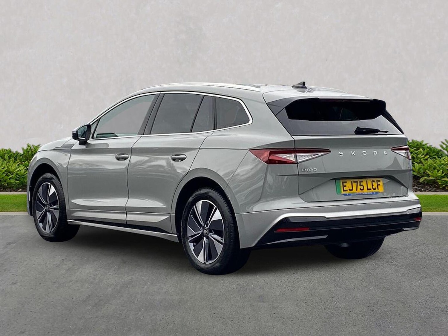 Used Skoda Enyaq 2025 for sale - 78139579: Photo 2