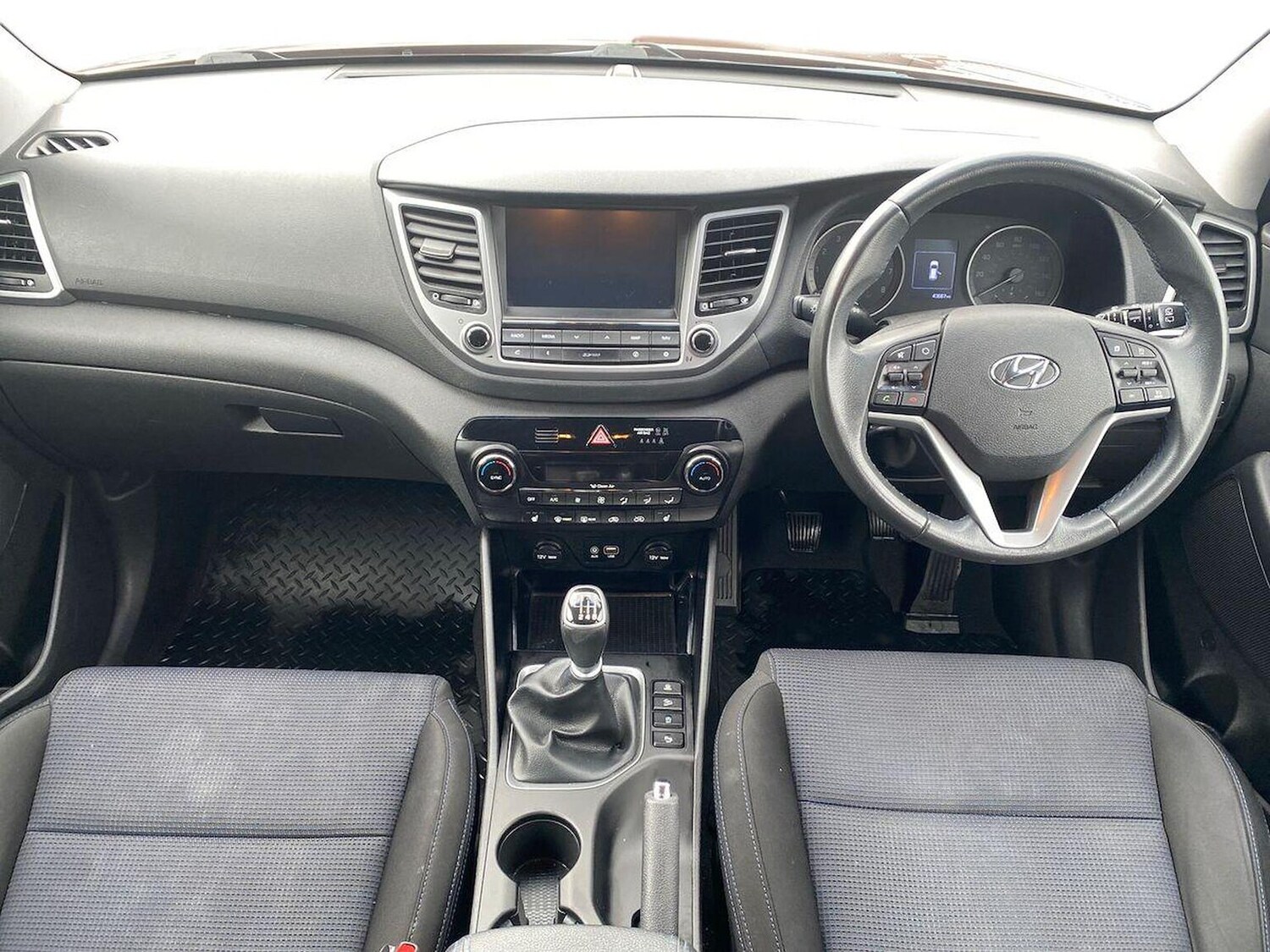 Used Hyundai TUCSON 2017 for sale - 76478201: Photo 8