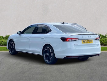 Used Skoda Superb 2025 for sale - 77488447: Photo