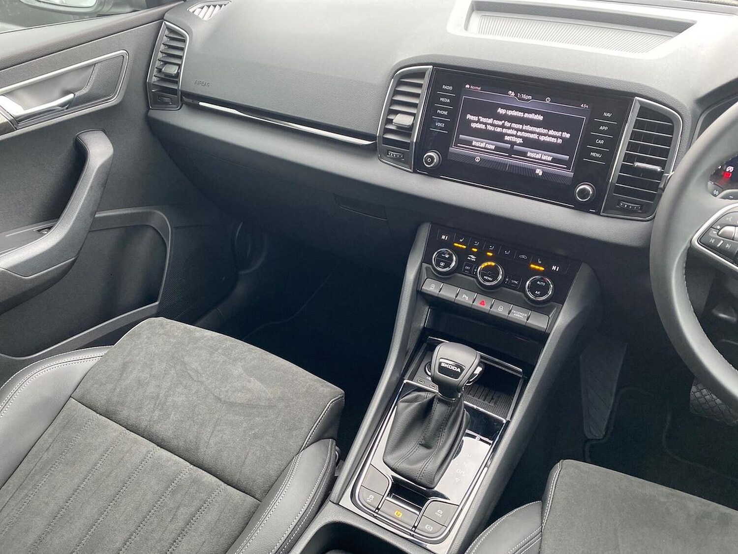 Used Skoda Karoq 2024 for sale - 77872125: Photo 14