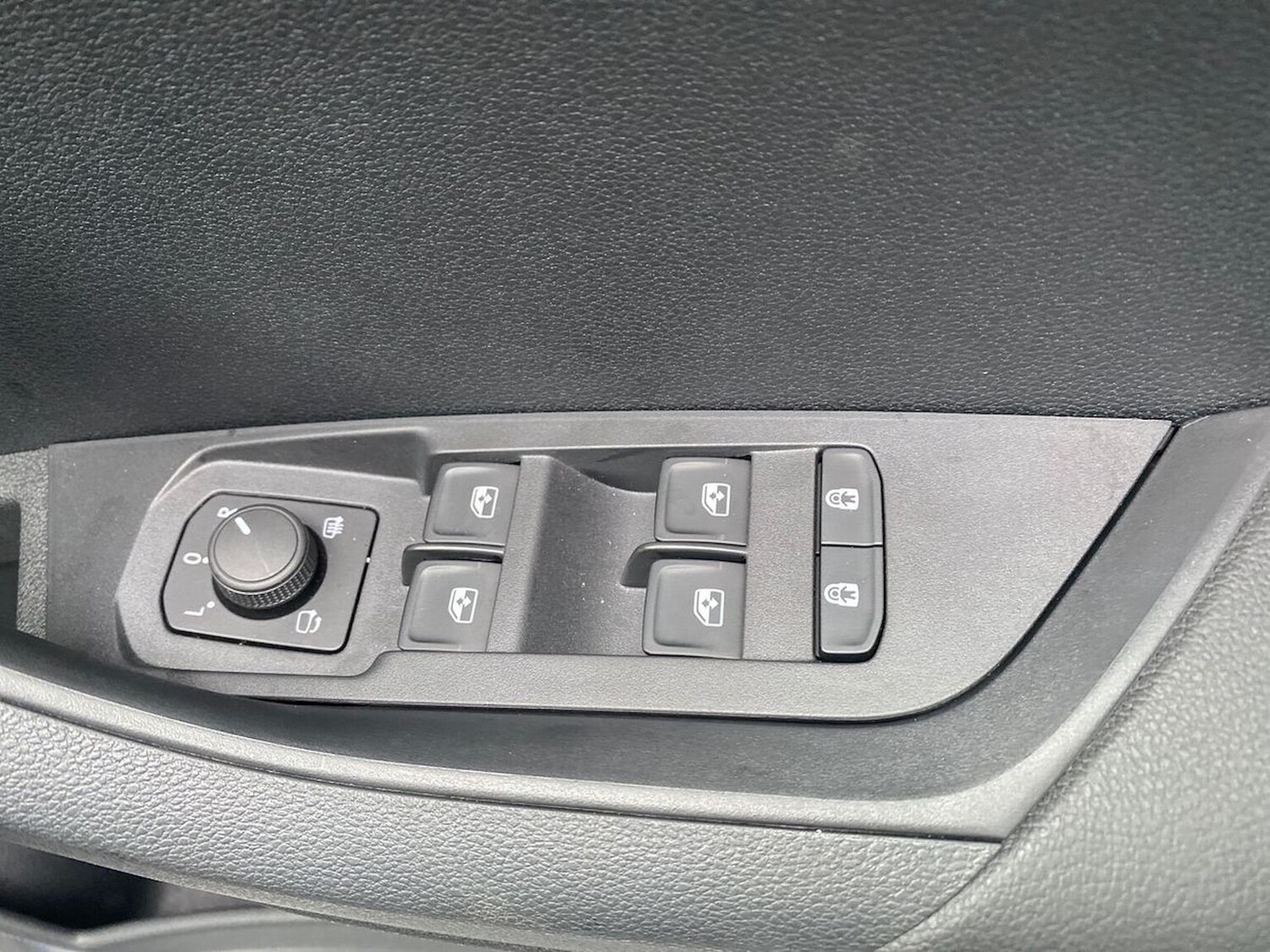 Used Skoda Karoq 2024 for sale - 77872125: Photo 22