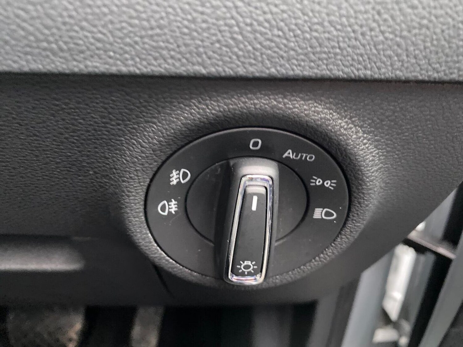 Used Skoda Karoq 2024 for sale - 77872125: Photo 23