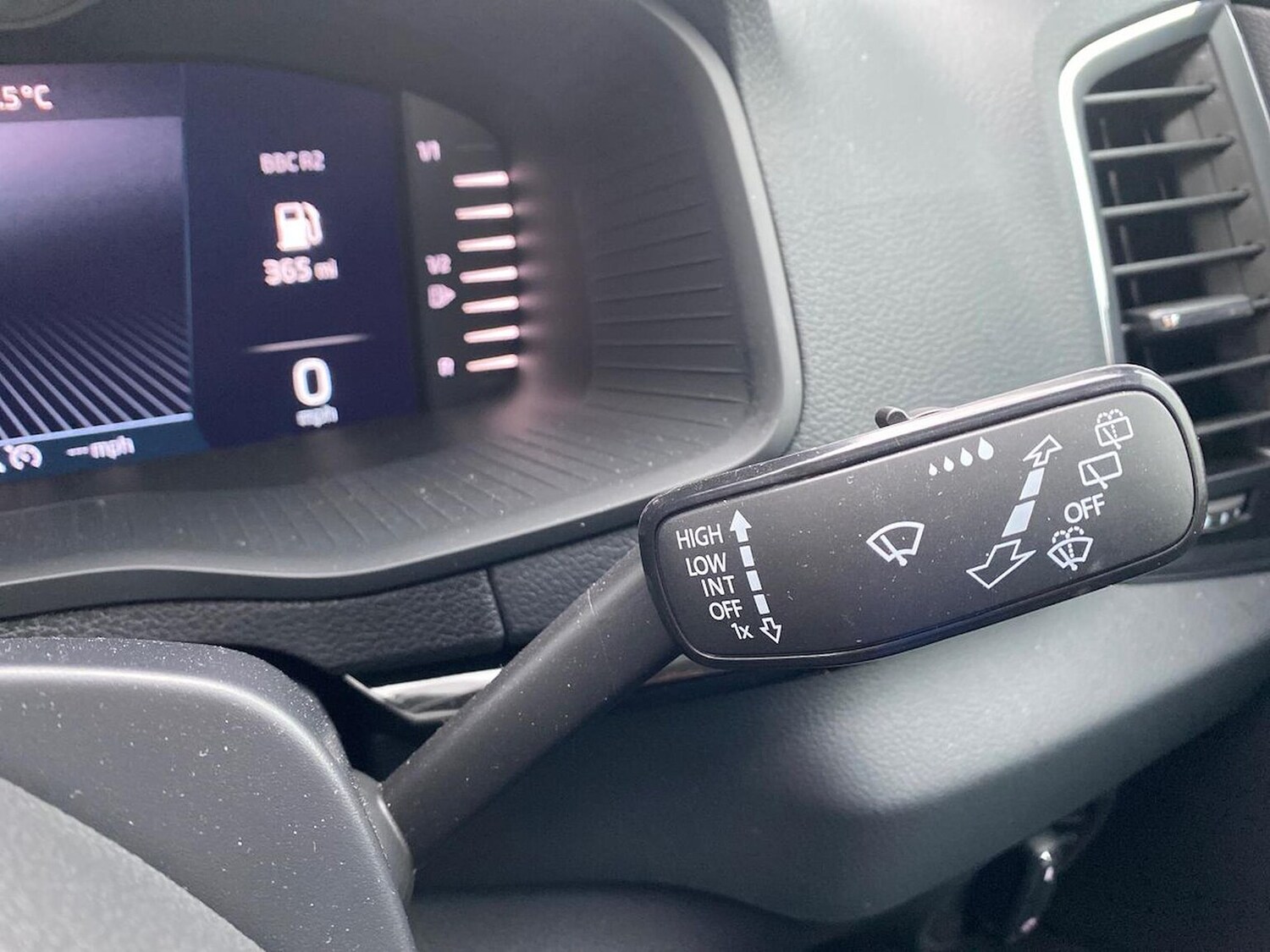 Used Skoda Karoq 2024 for sale - 77872125: Photo 29