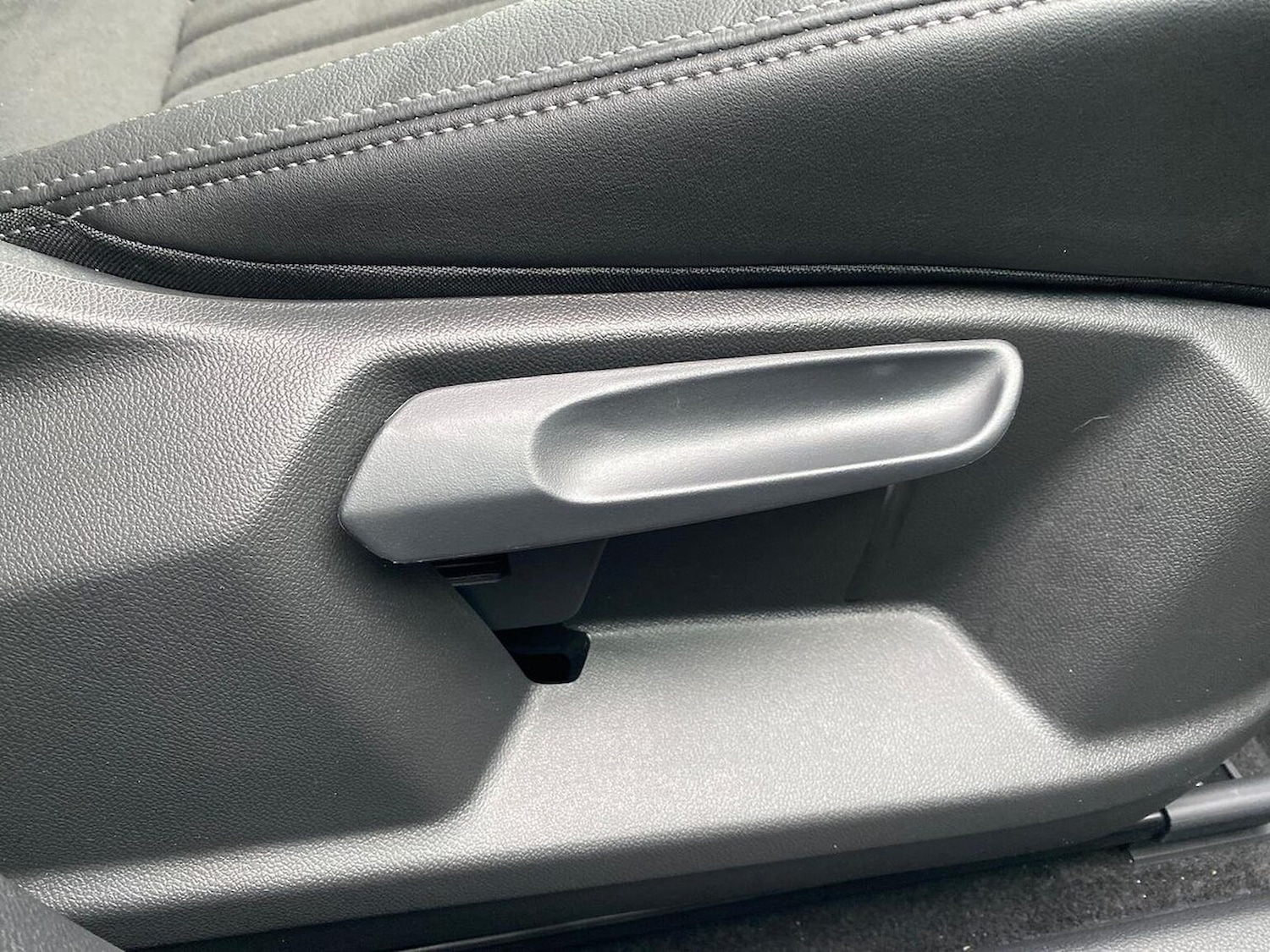 Used Skoda Karoq 2024 for sale - 77872125: Photo 31