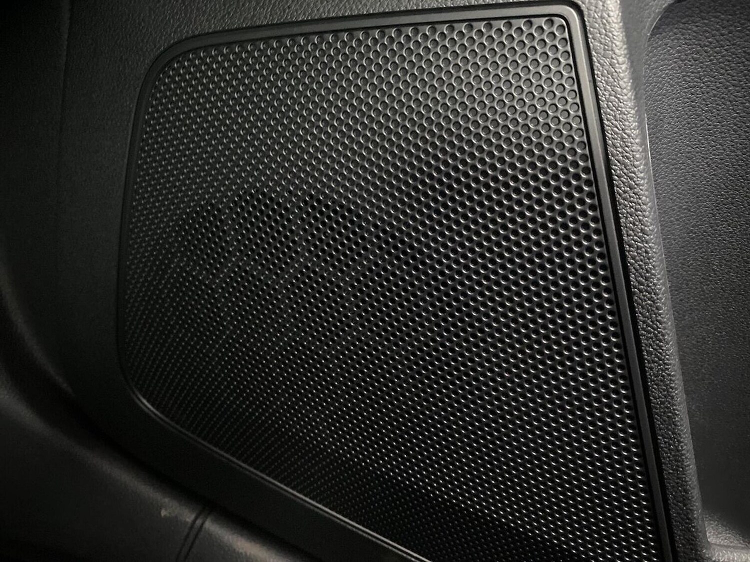 Used Skoda Karoq 2024 for sale - 77872125: Photo 32