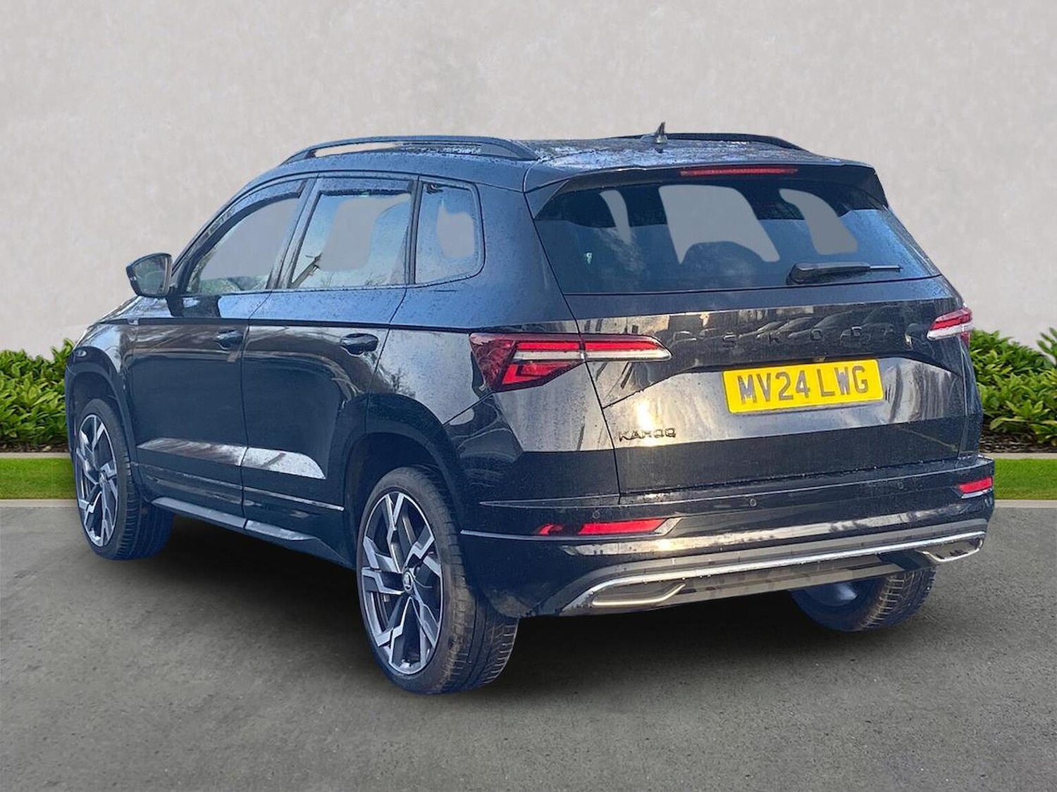 Used Skoda Karoq 2024 for sale - 76963546: Photo 2