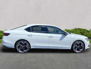 Used Skoda Superb 2025 for sale - 78628117: Photo