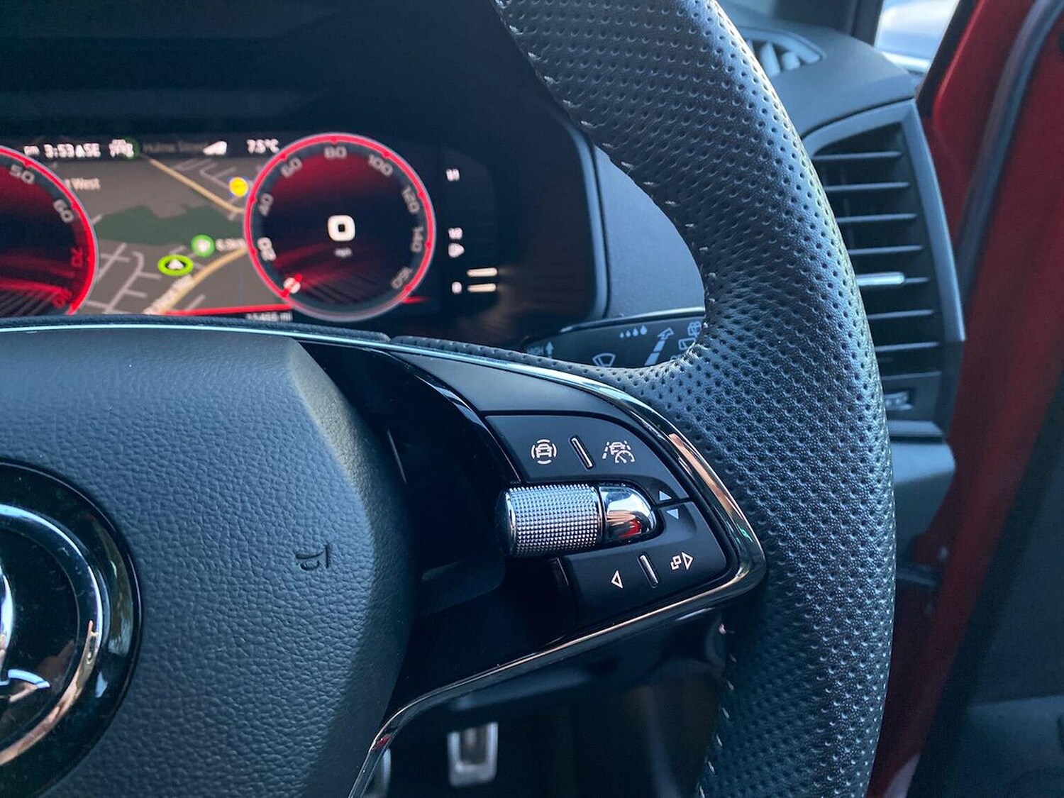 Used Skoda Karoq 2023 for sale - 76821716: Photo 26