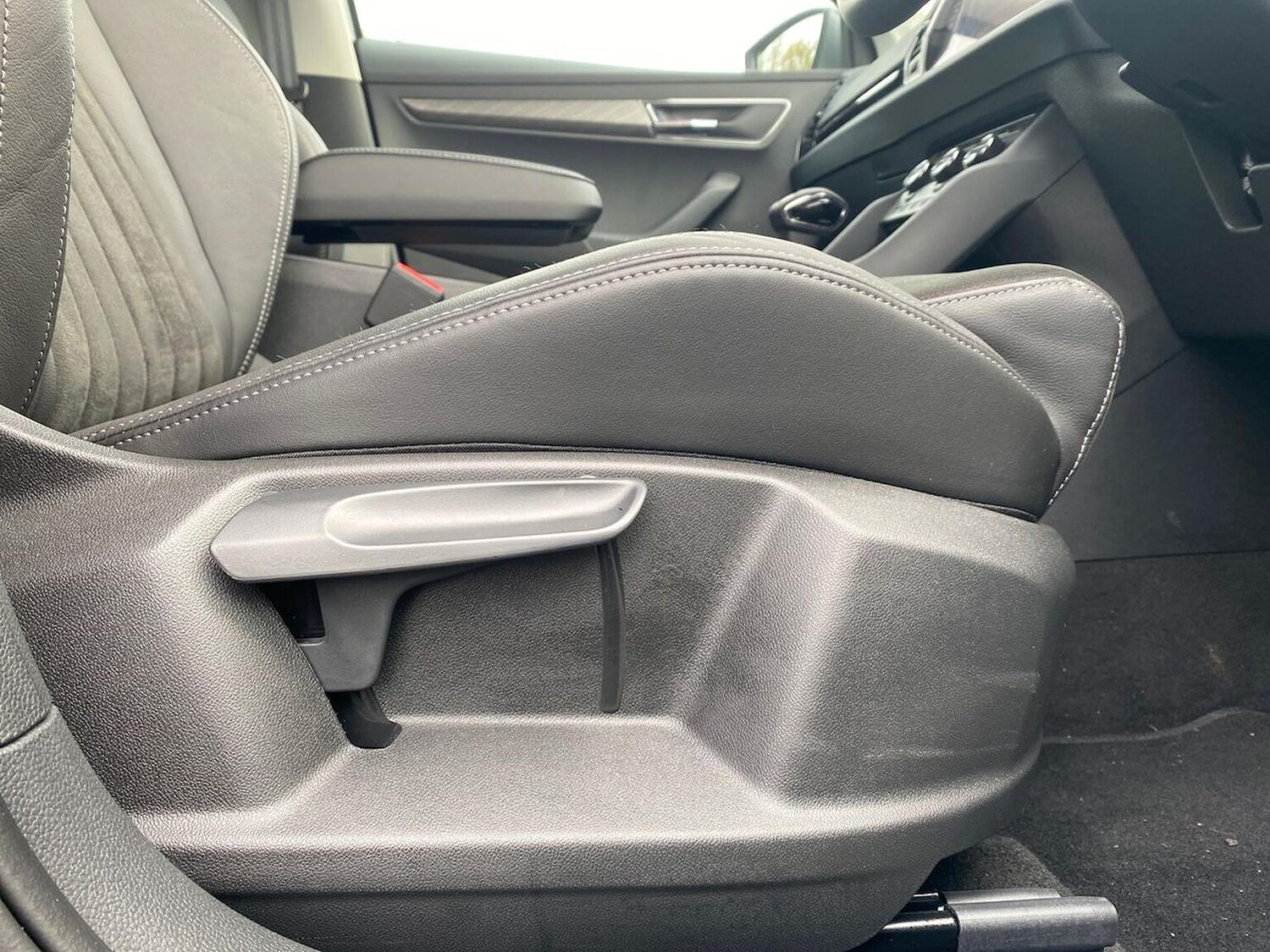 Used Skoda Karoq 2025 for sale - 76426787: Photo 30