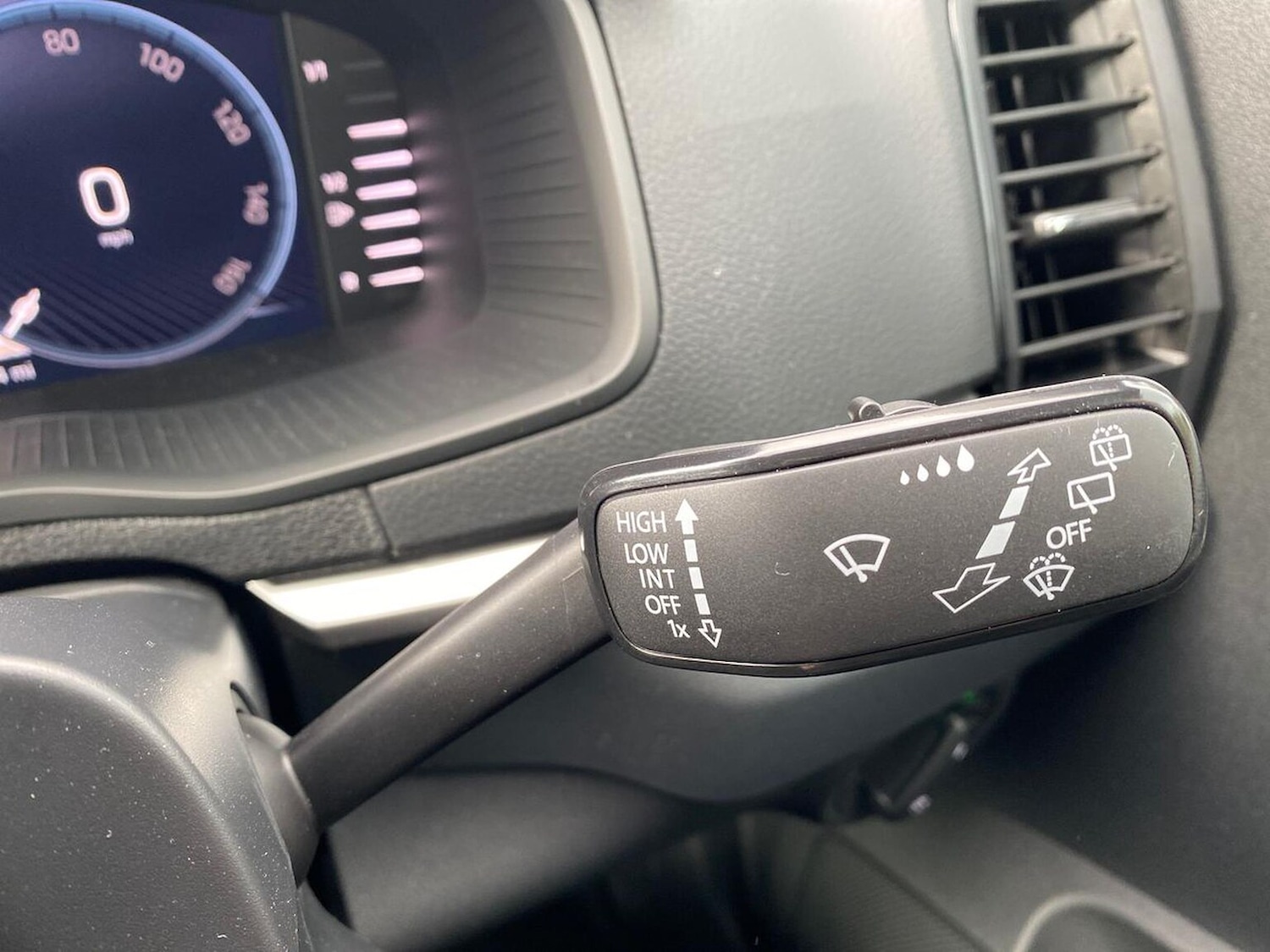 Used Skoda Karoq 2025 for sale - 76407364: Photo 29