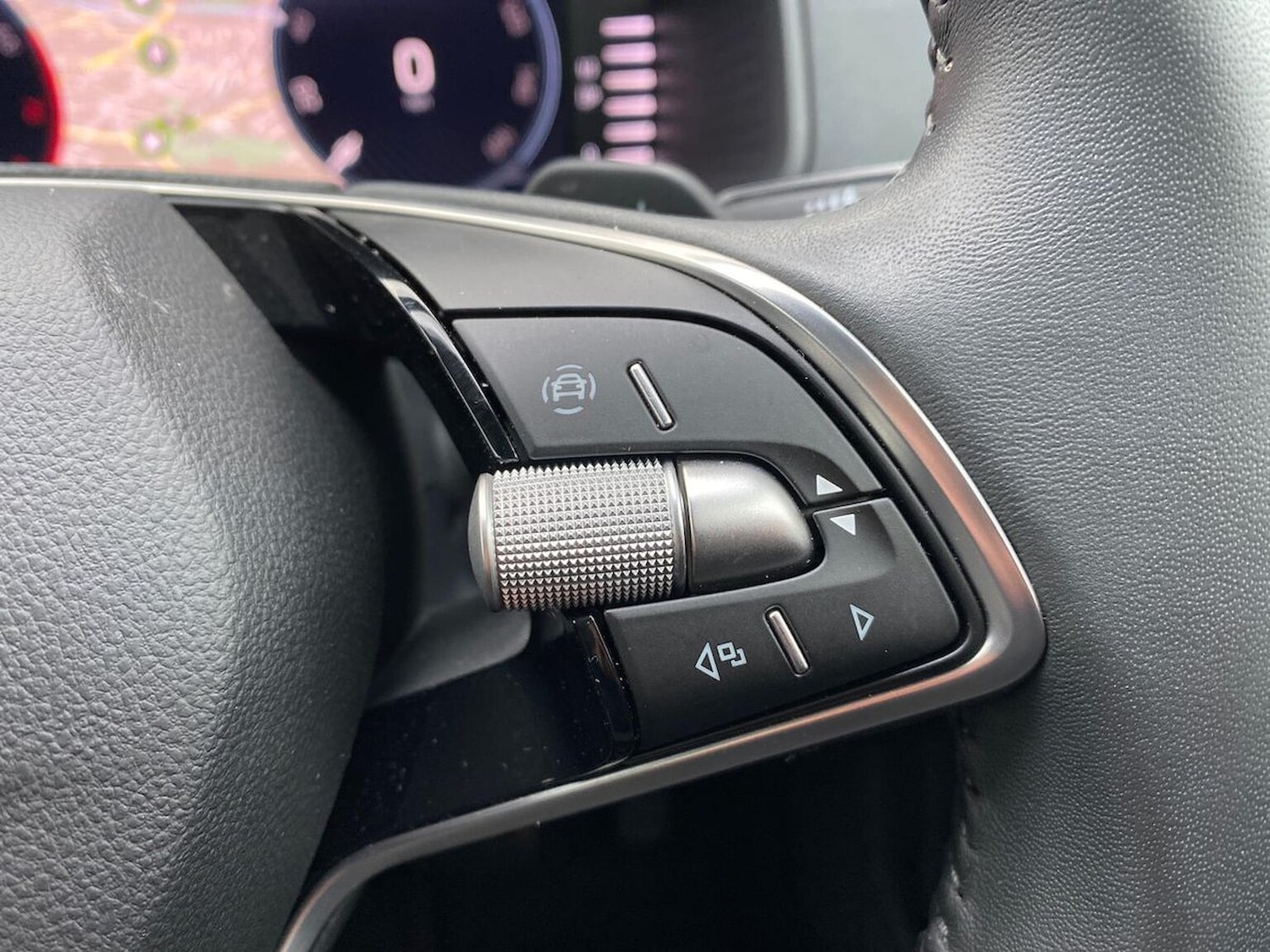 Used Skoda Karoq 2025 for sale - 77872120: Photo 27