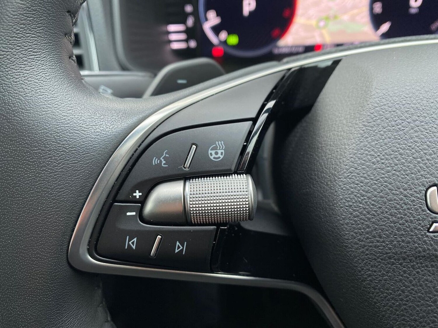 Used Skoda Karoq 2025 for sale - 77872120: Photo 28