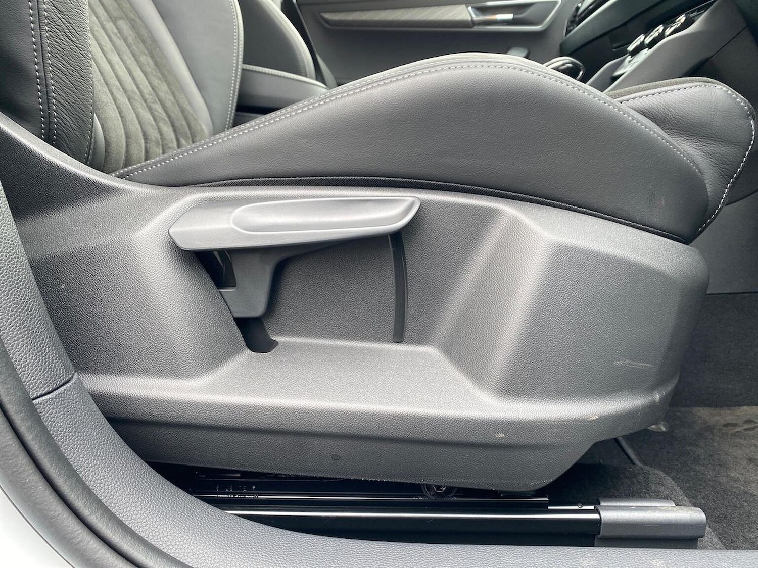 Used Skoda Karoq 2025 for sale - 77872120: Photo 31