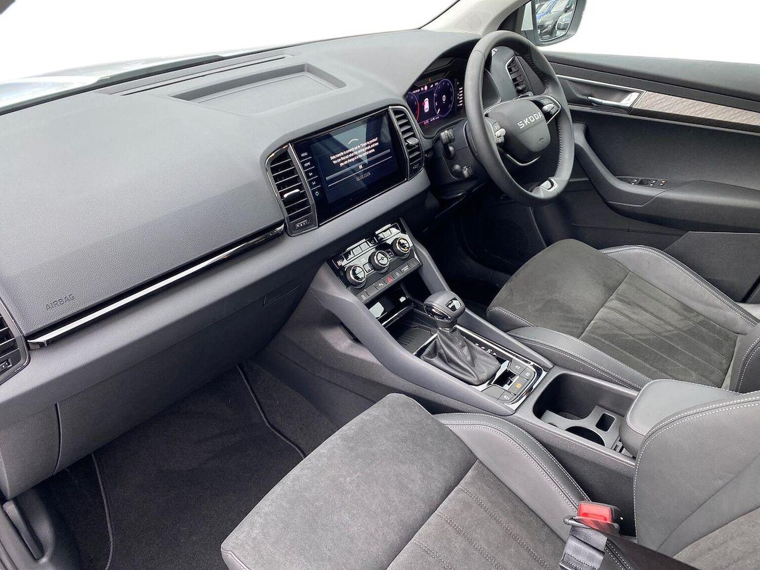 Used Skoda Karoq 2025 for sale - 77872120: Photo 8