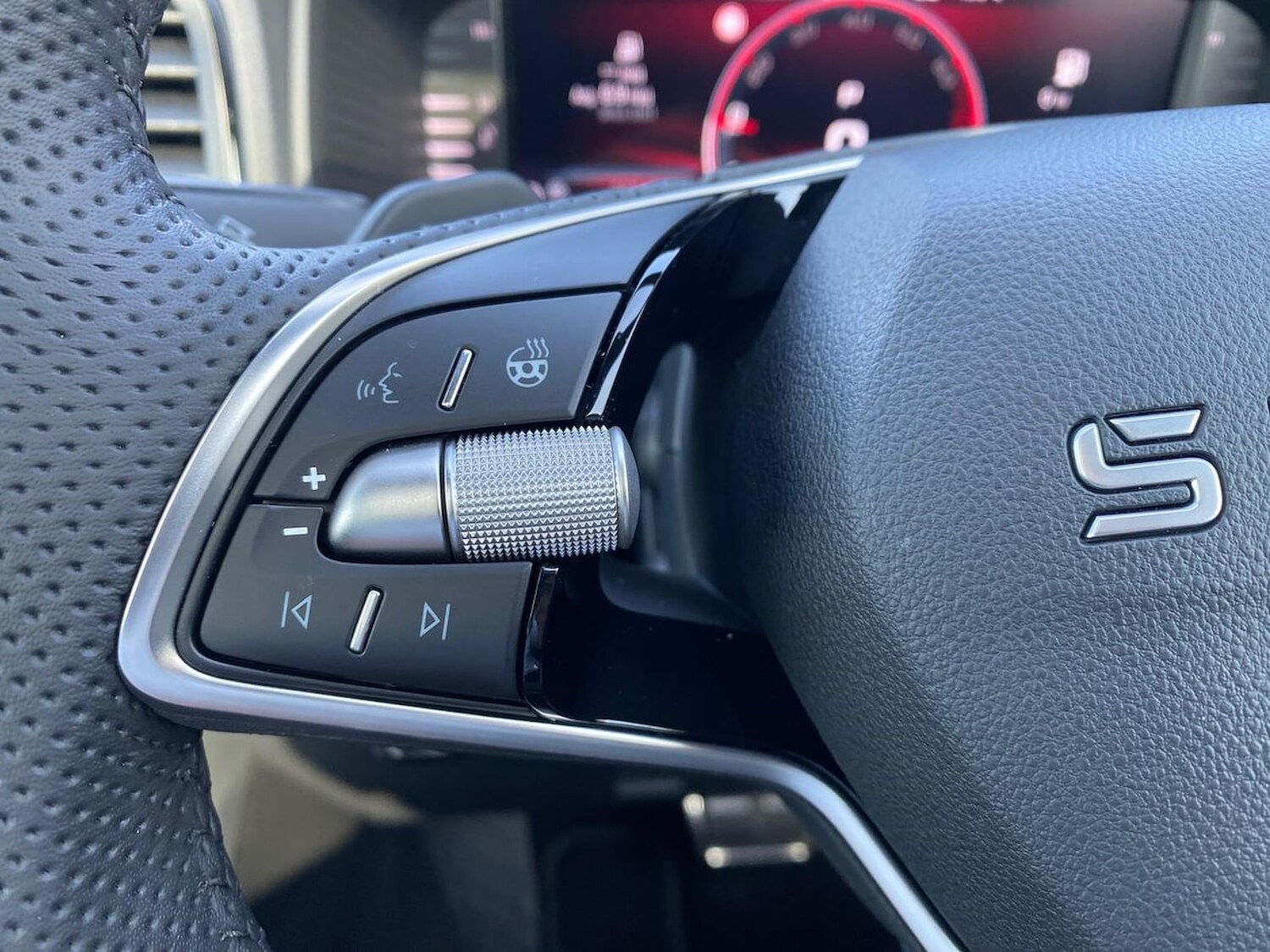 Used Skoda Karoq 2025 for sale - 78193417: Photo 27