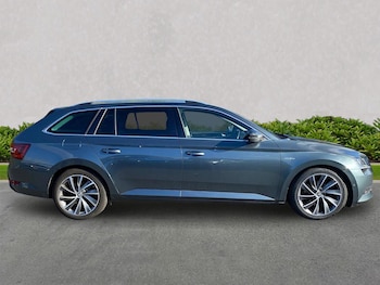 Used Skoda Superb 2018 for sale - 76412495: Photo