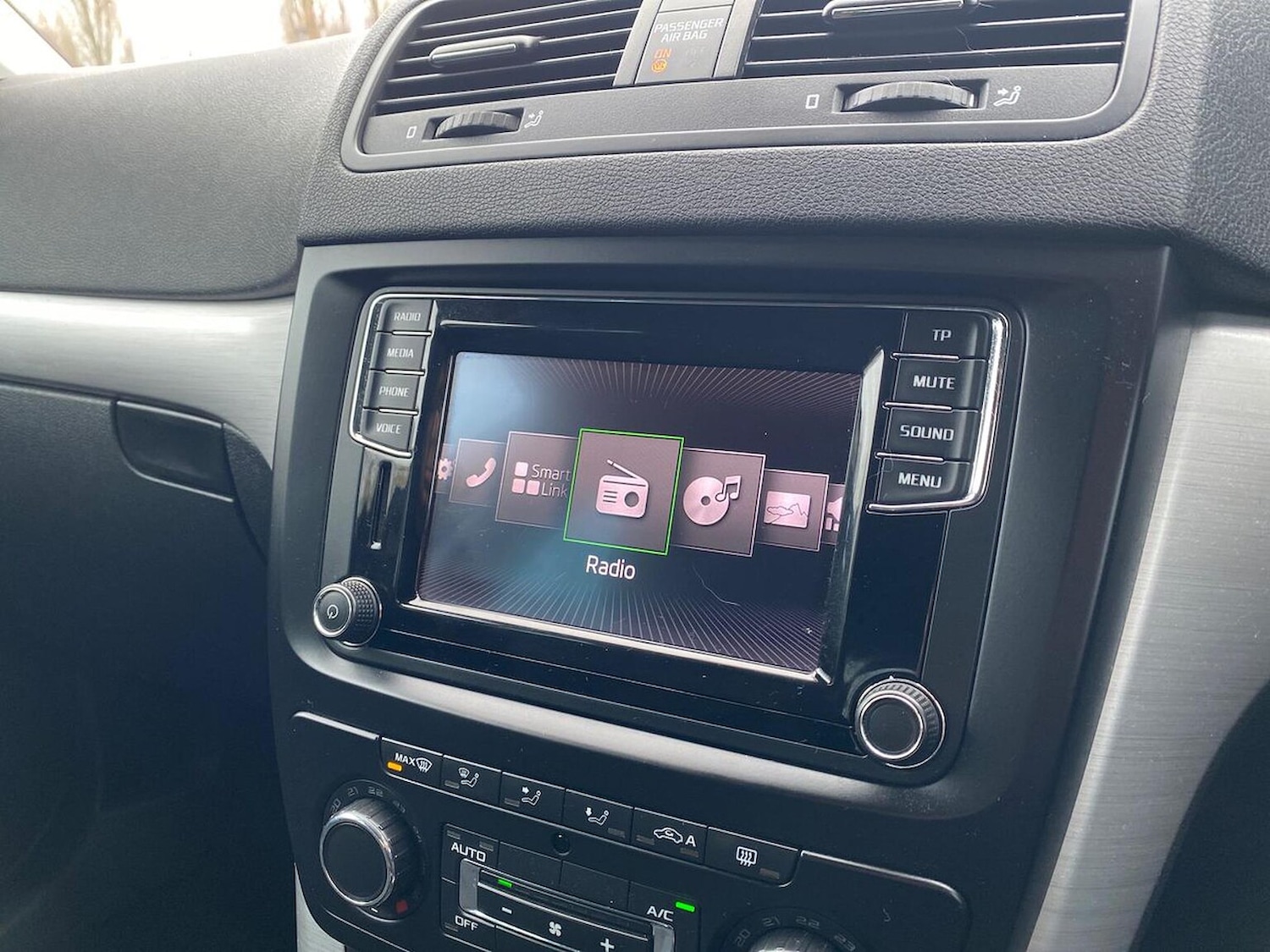 Used Skoda Yeti 2015 for sale - 76725911: Photo 11