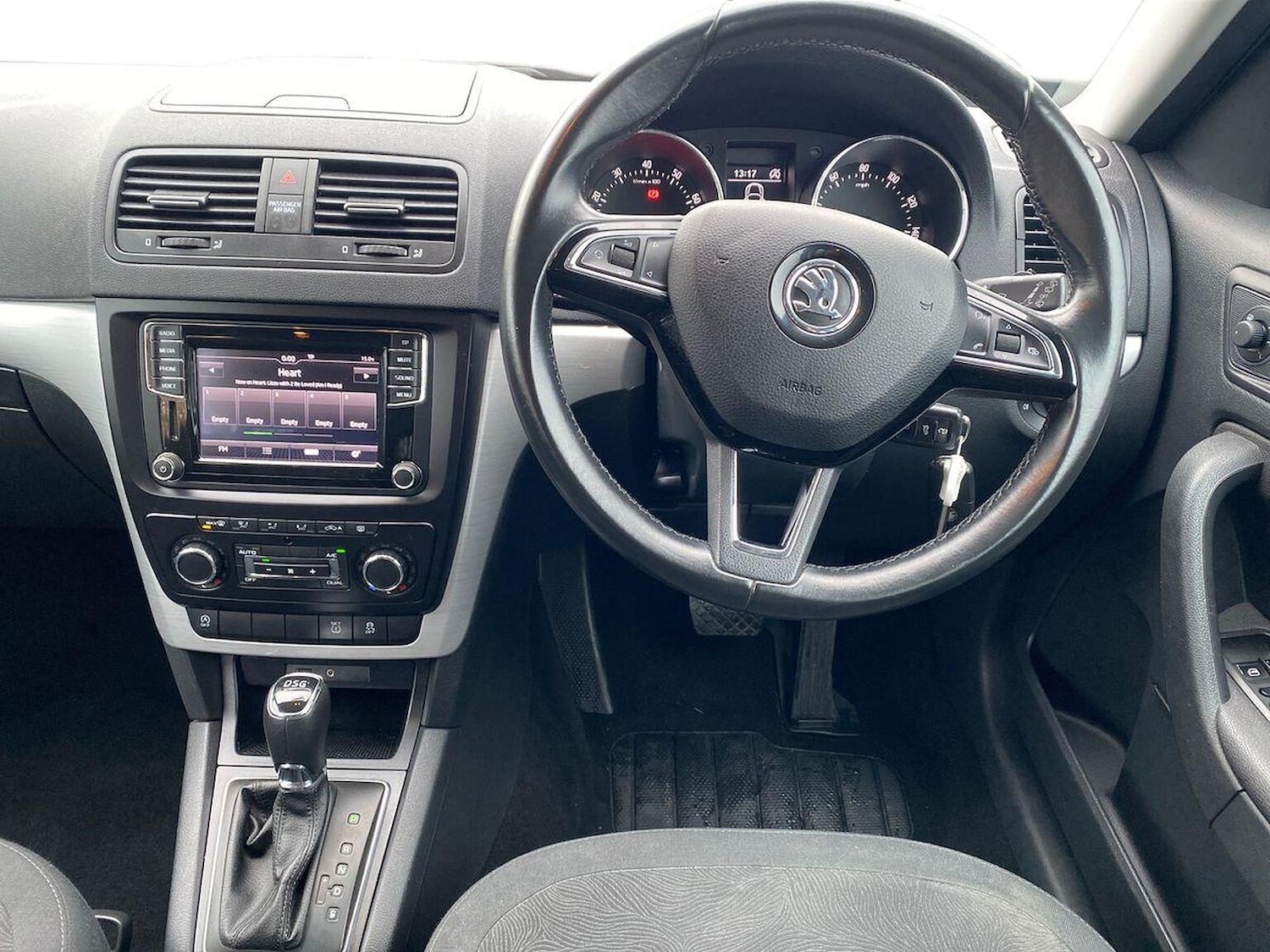 Used Skoda Yeti 2015 for sale - 76725911: Photo 9