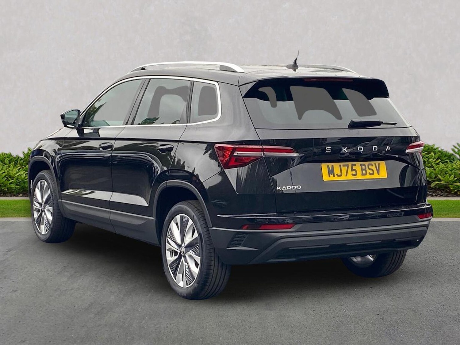 Used Skoda Karoq 2025 for sale - 76237084: Photo 2