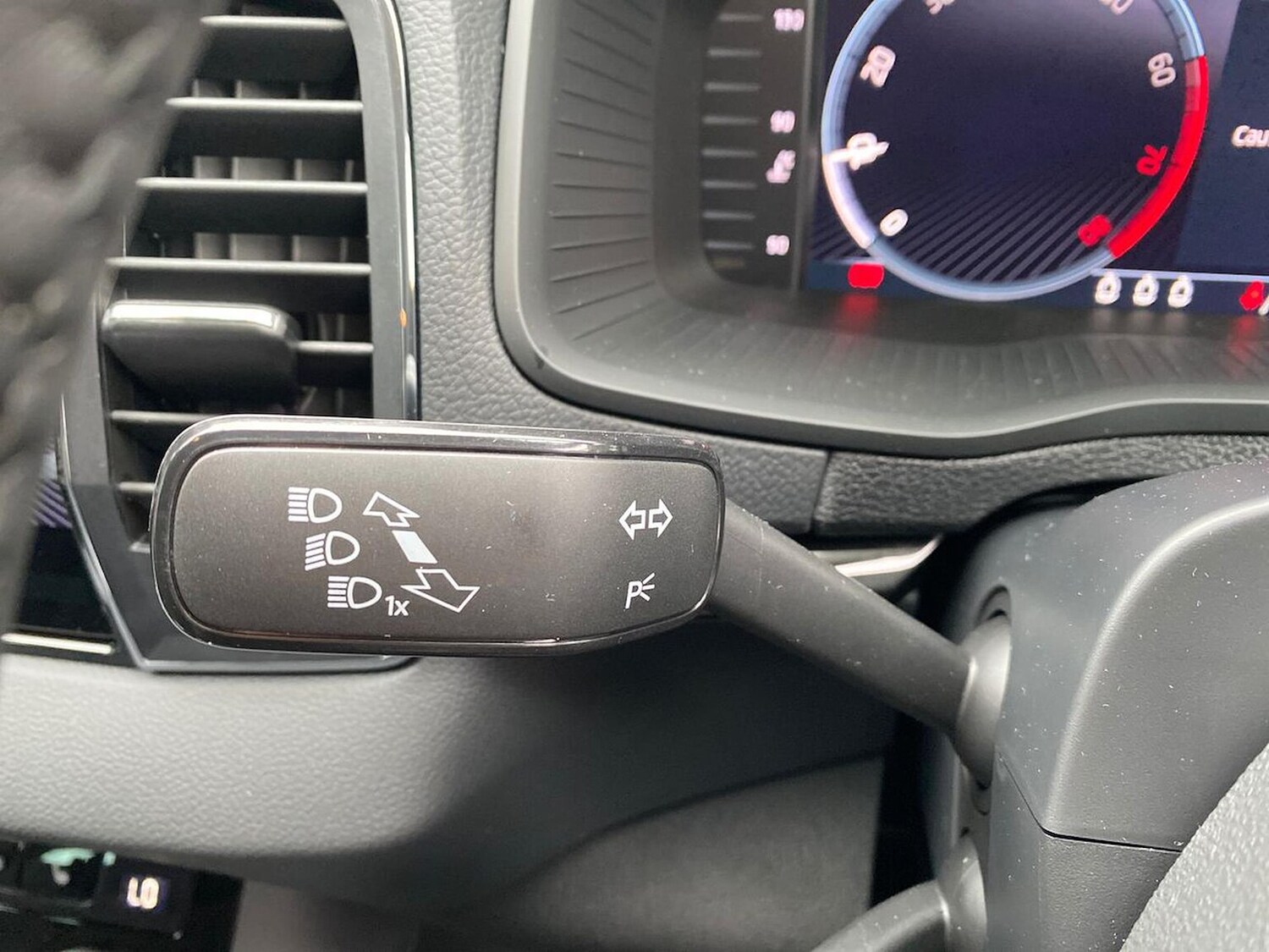 Used Skoda Karoq 2025 for sale - 76237084: Photo 28