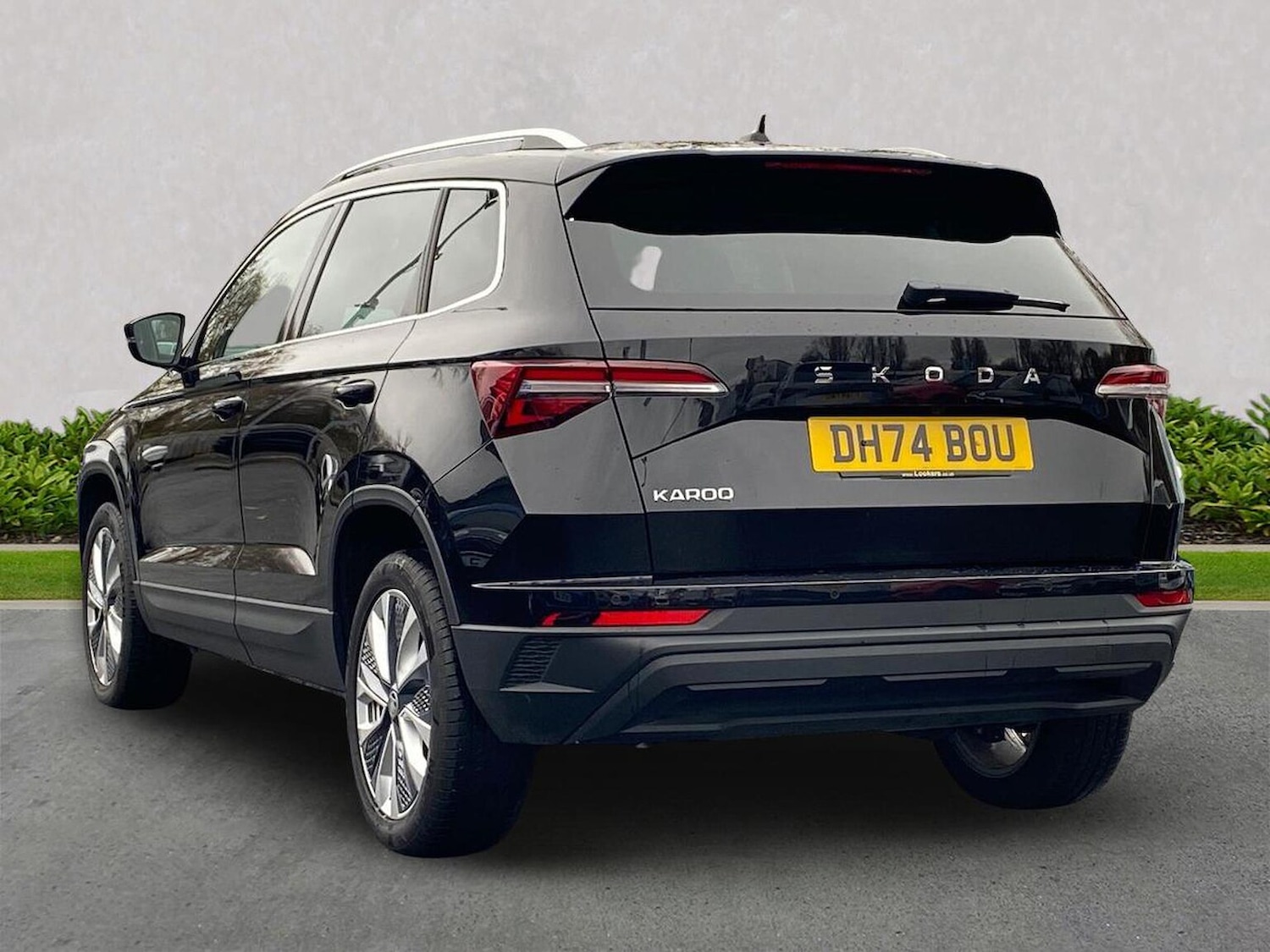 Used Skoda Karoq 2025 for sale - 76720283: Photo 2