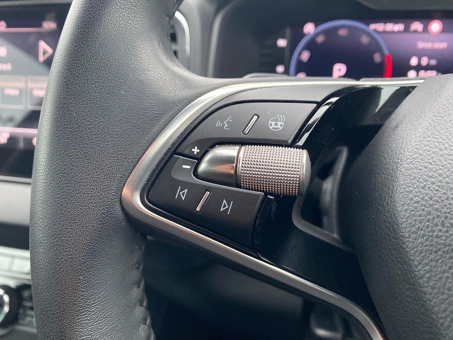 Used Skoda Karoq 2025 for sale - 76720283: Photo 27