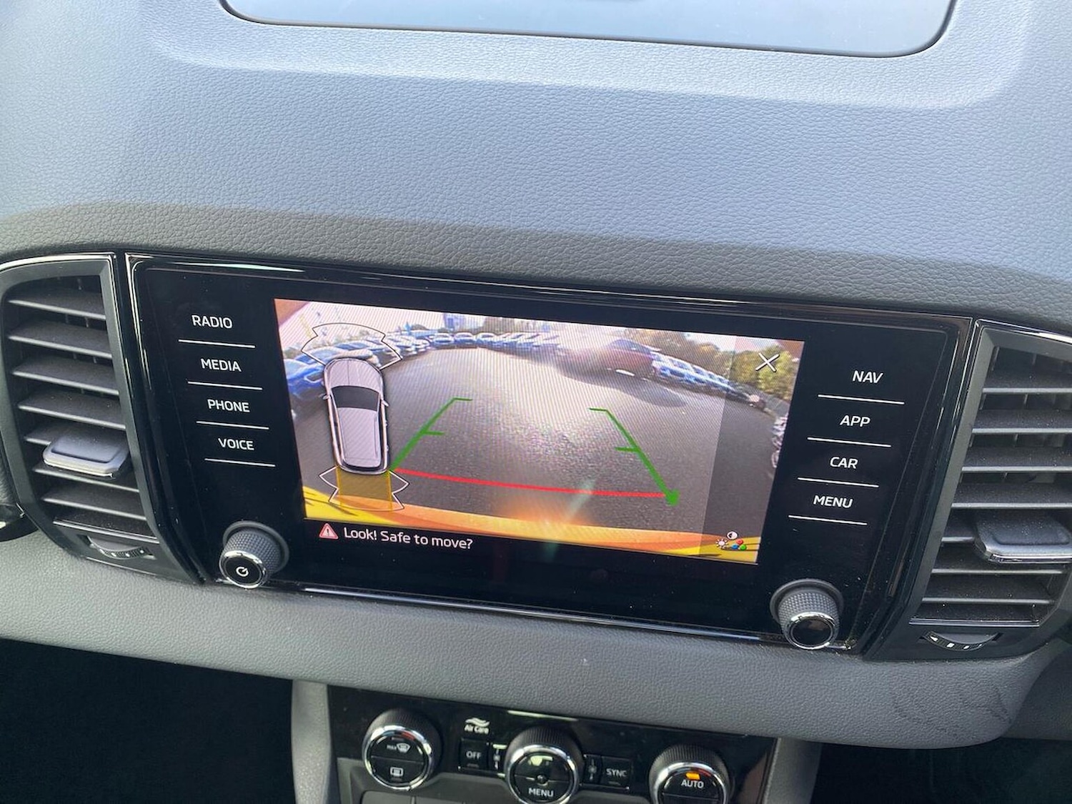 Used Skoda Karoq 2023 for sale - 76402408: Photo 24