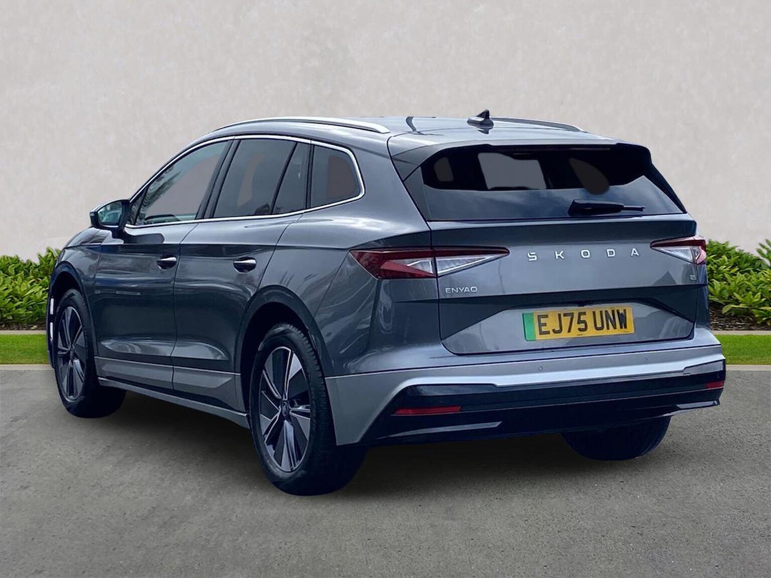 Used Skoda Enyaq 2025 for sale - 78139539: Photo 2