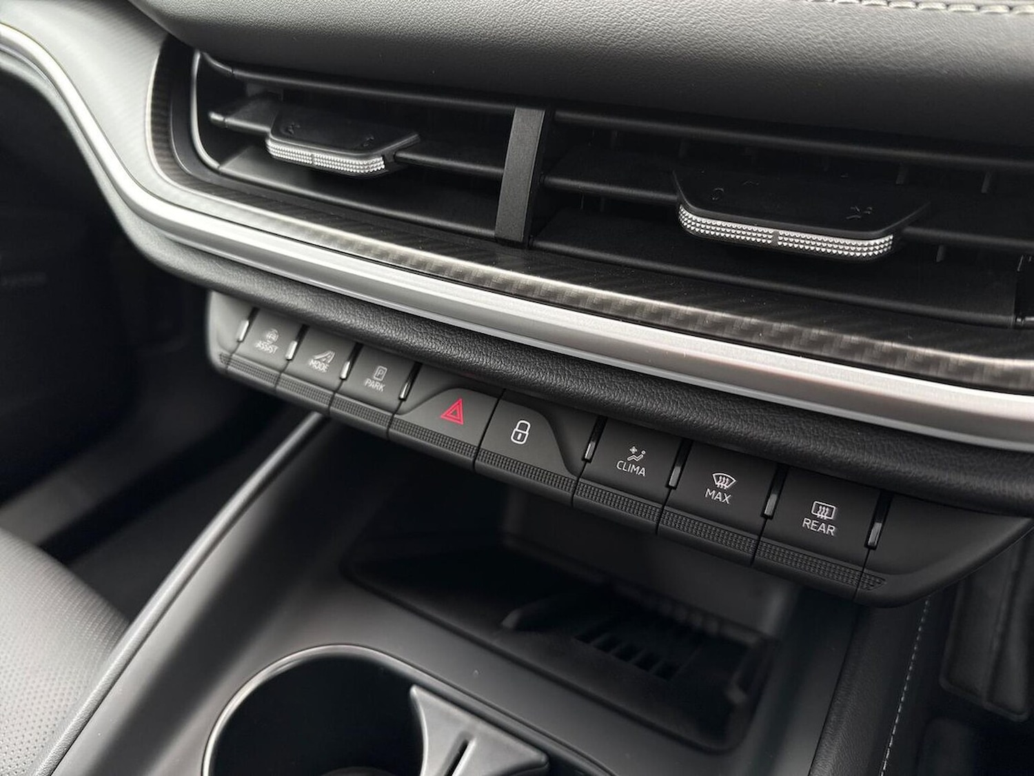 Used Skoda Enyaq 2025 for sale - 76193207: Photo 12