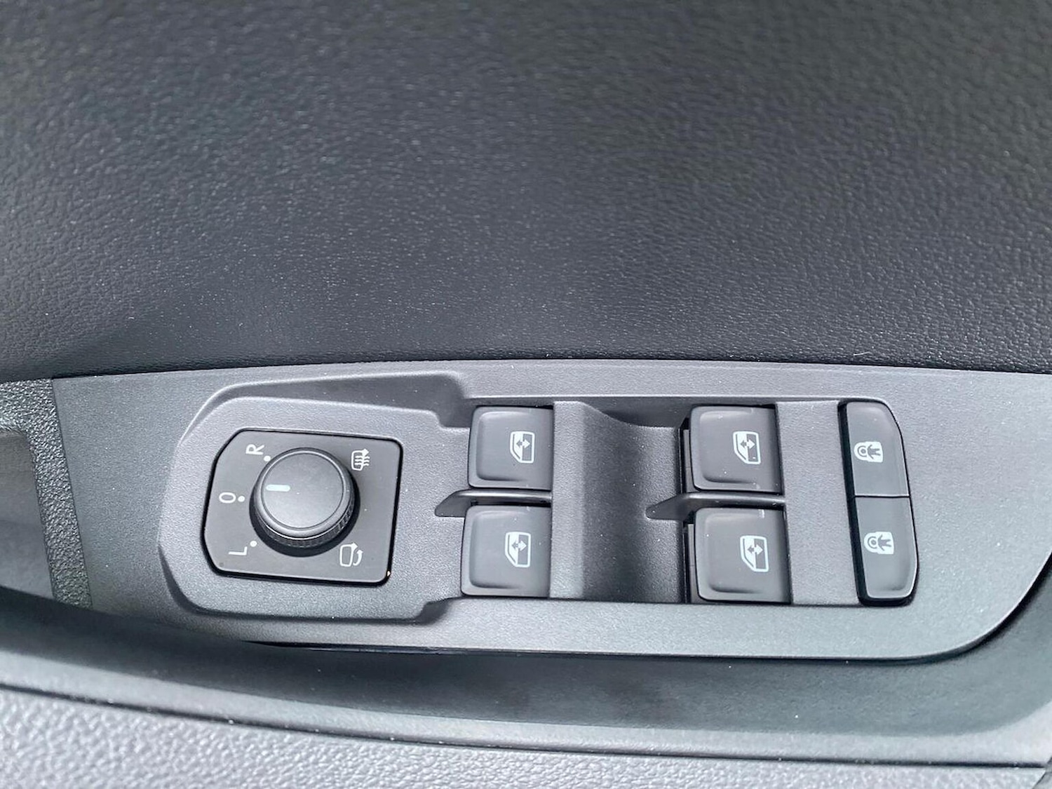 Used Skoda Karoq 2026 for sale - 77901578: Photo 22