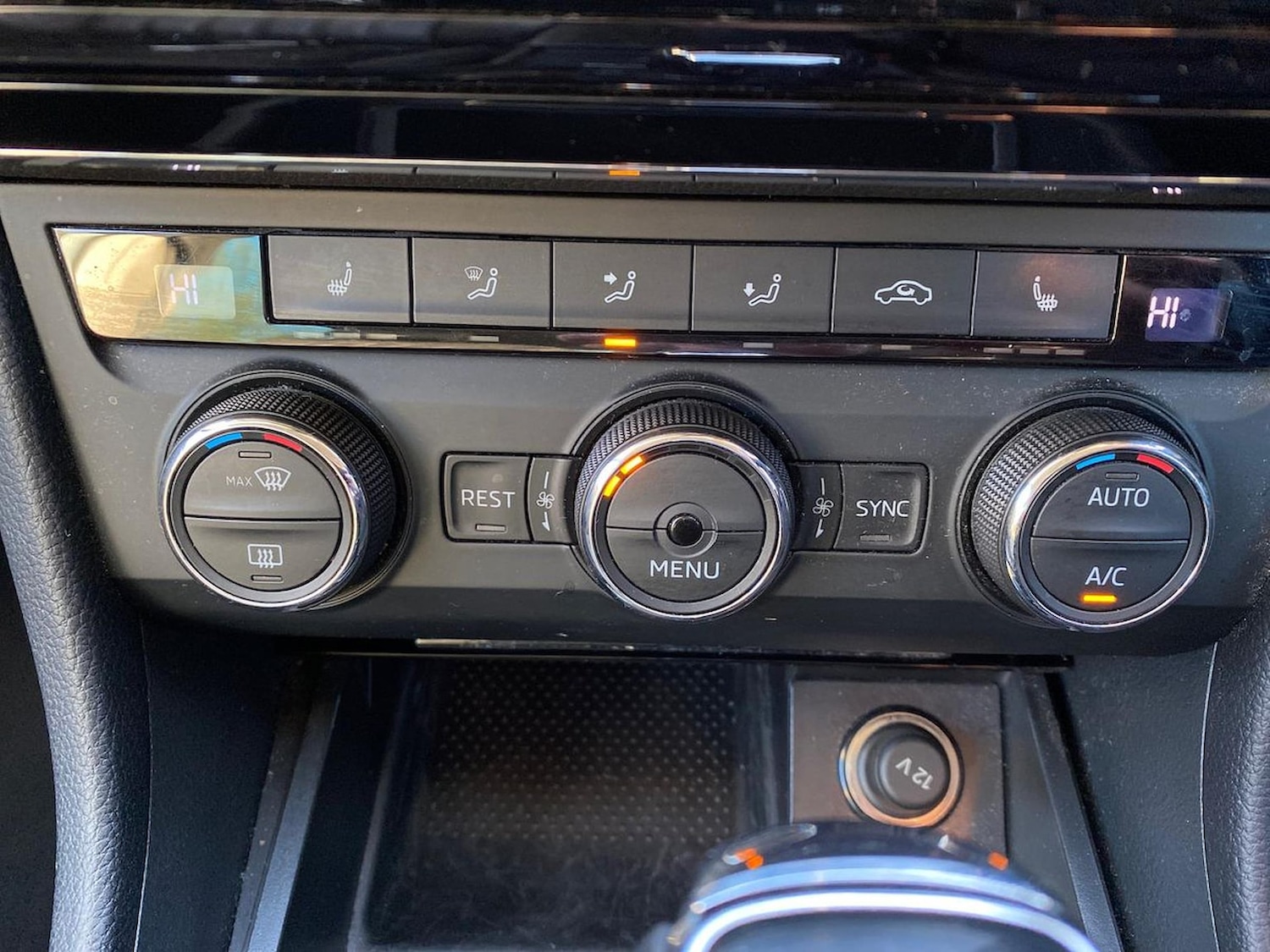 Used Skoda Superb 2016 for sale - 76713231: Photo 12