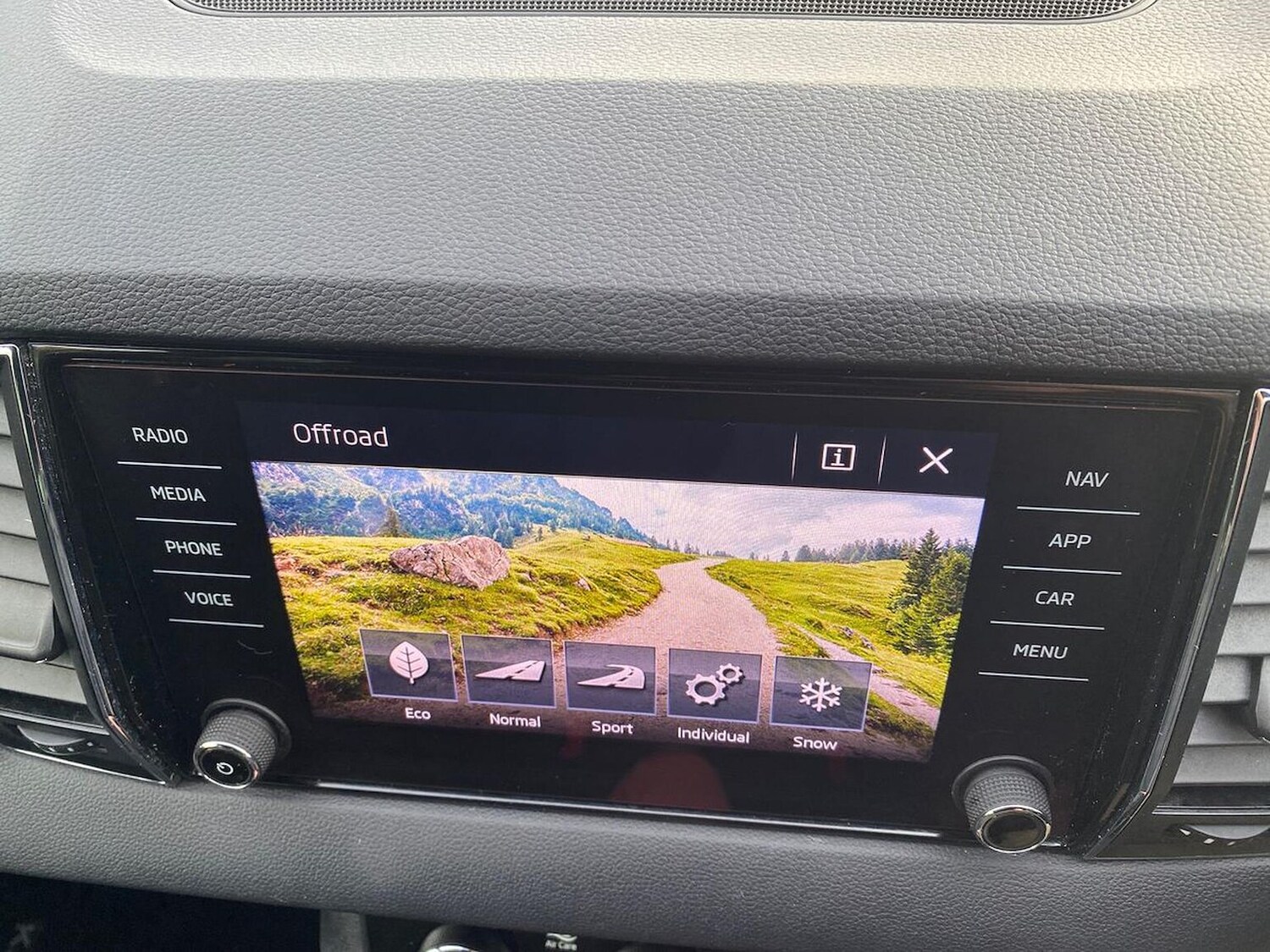 Used Skoda Karoq 2019 for sale - 76461775: Photo 40