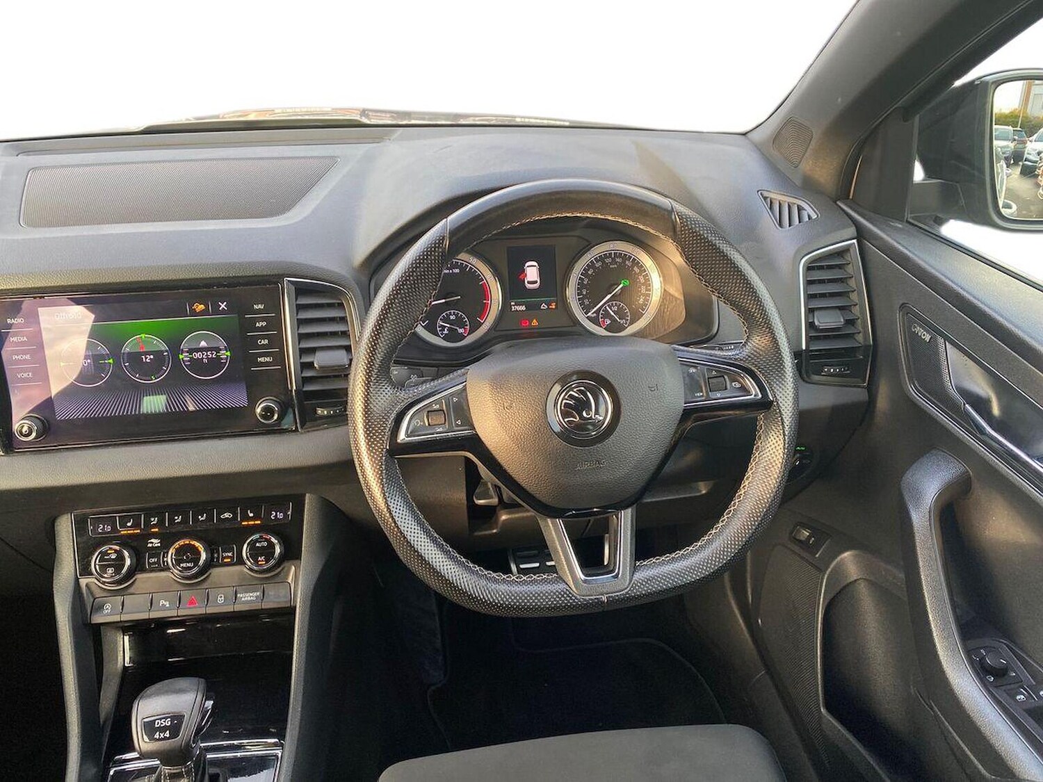 Used Skoda Karoq 2019 for sale - 76461775: Photo 9