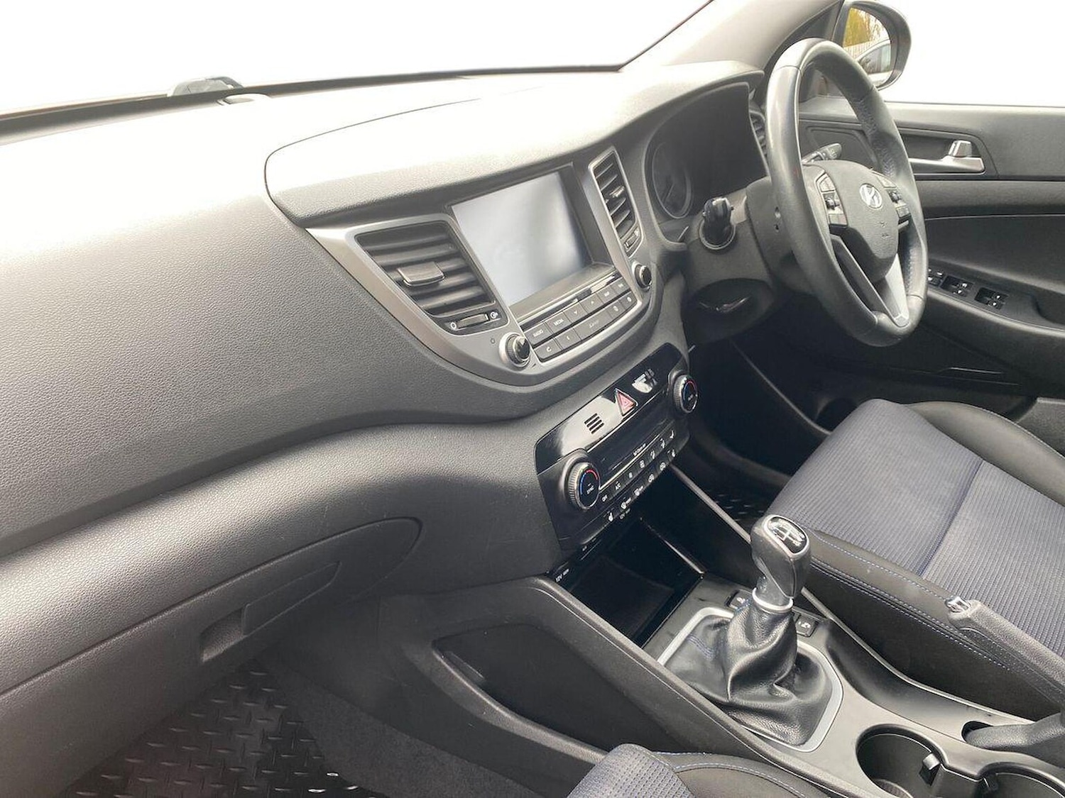 Used Hyundai TUCSON 2017 for sale - 76957512: Photo 8