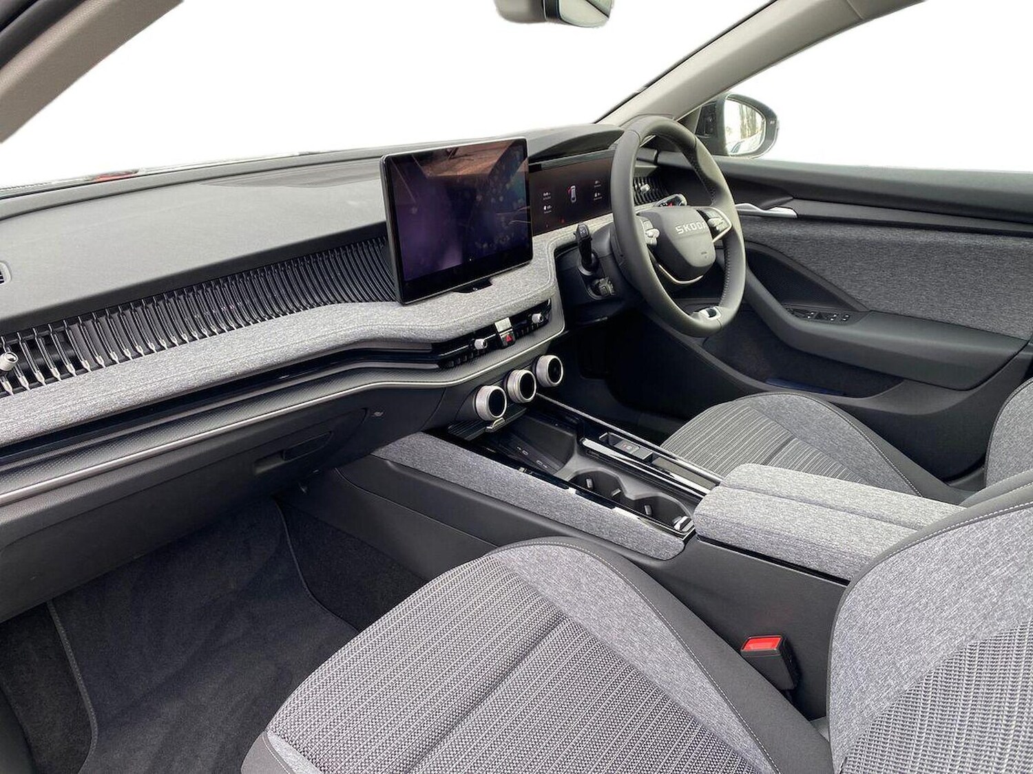 Used Skoda Superb 2026 for sale - 77901581: Photo 8