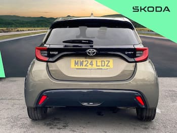 Used Toyota Yaris 2024 for sale - 79683557: Photo