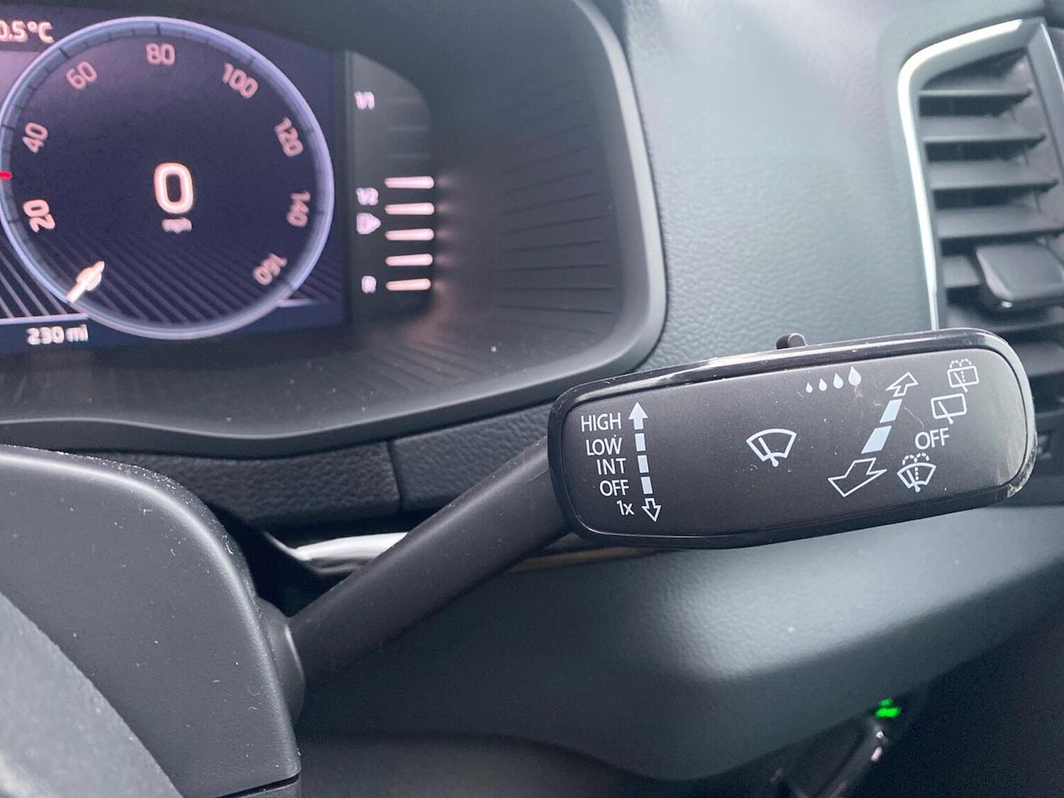 Used Skoda Karoq 2025 for sale - 77001824: Photo 29