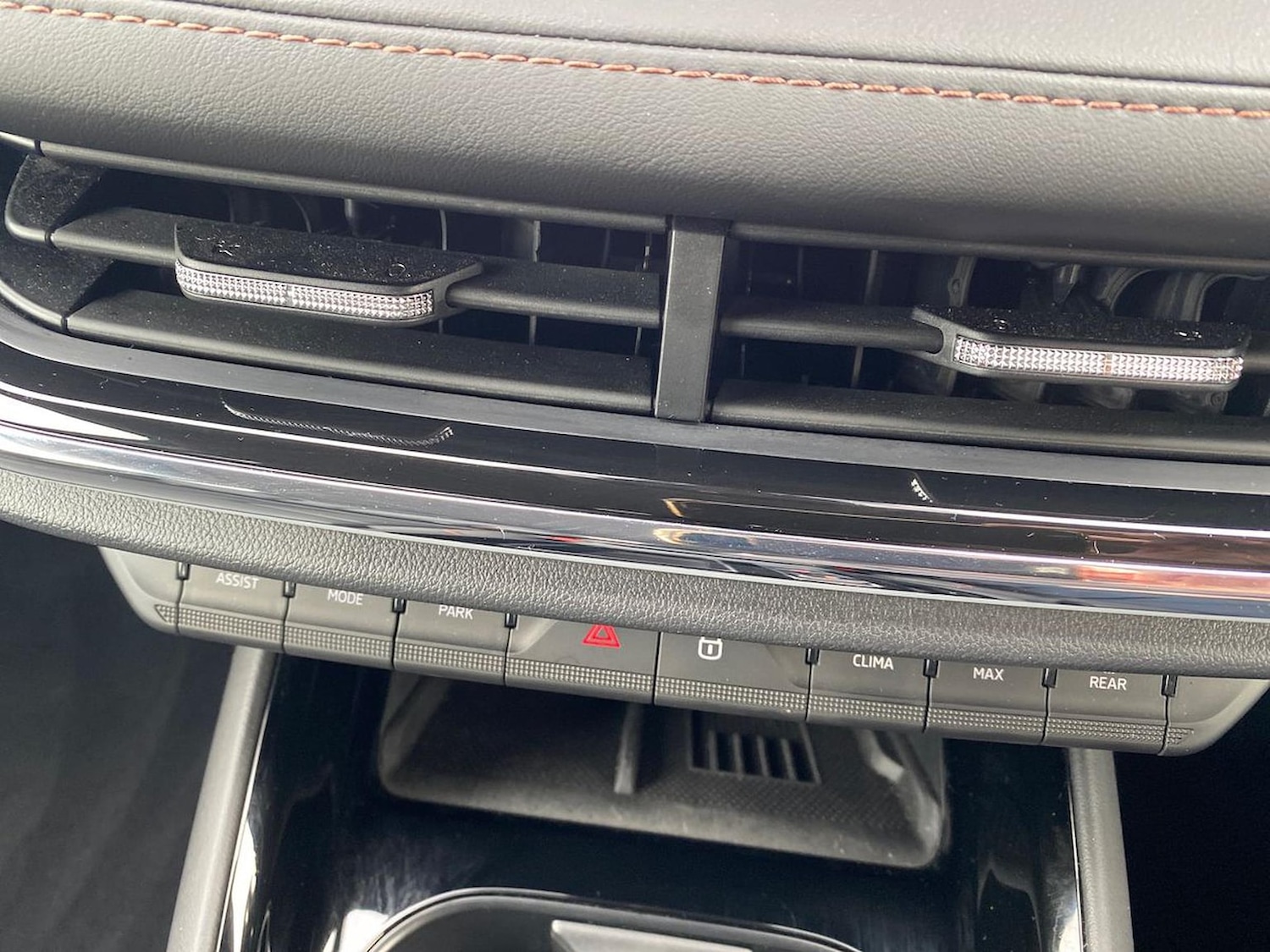 Used Skoda Enyaq 2025 for sale - 76347075: Photo 13