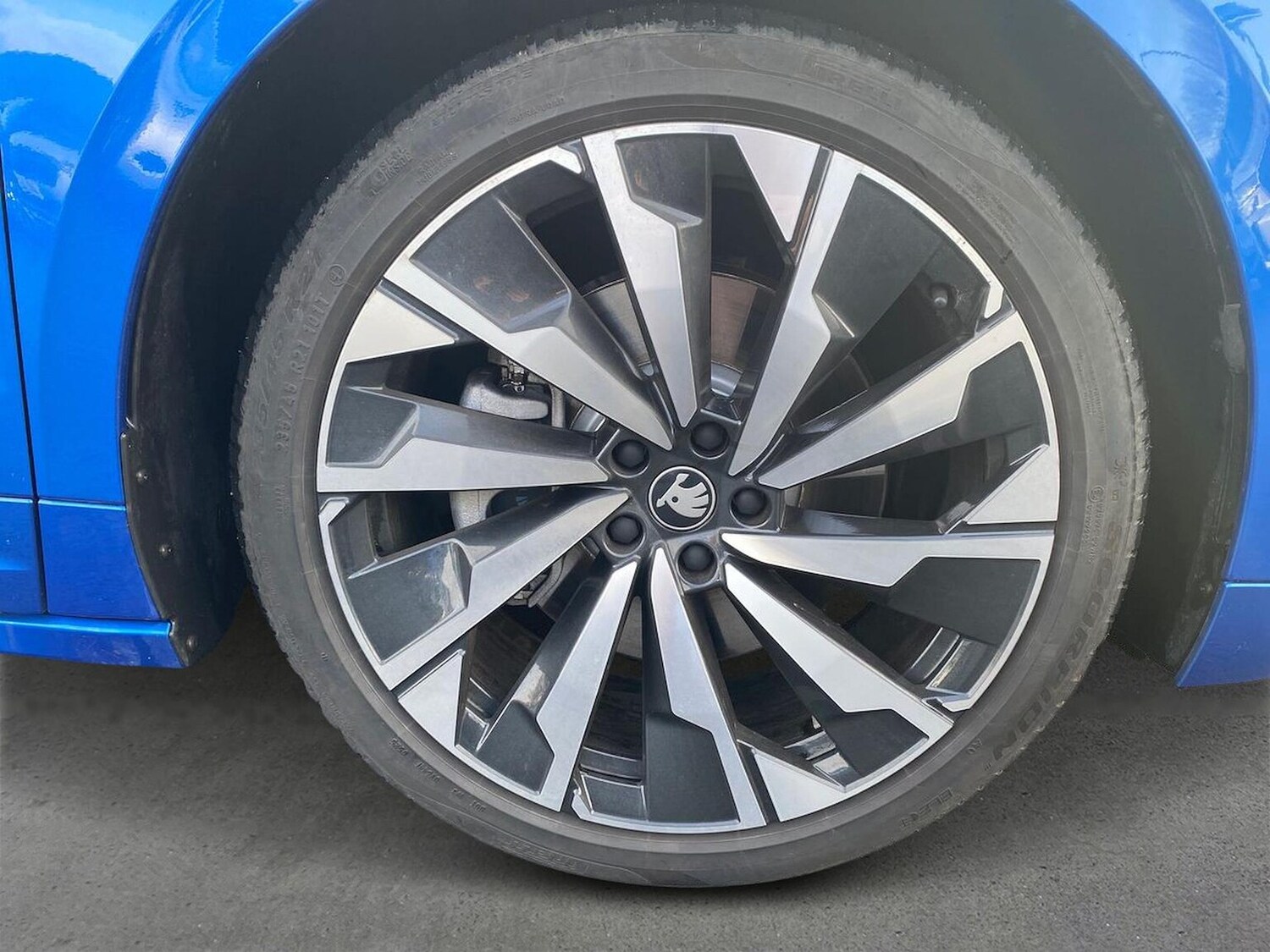 Used Skoda Enyaq 2025 for sale - 77488468: Photo 7