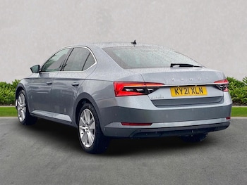 Used Skoda Superb 2021 for sale - 76159501: Photo 2