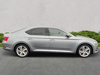 Used Skoda Superb 2021 for sale - 76159501: Photo 3