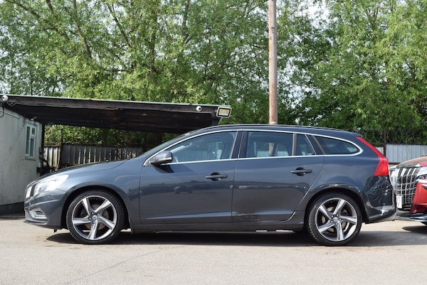 Used Volvo V60 2011 for sale - 74544347: Photo 8
