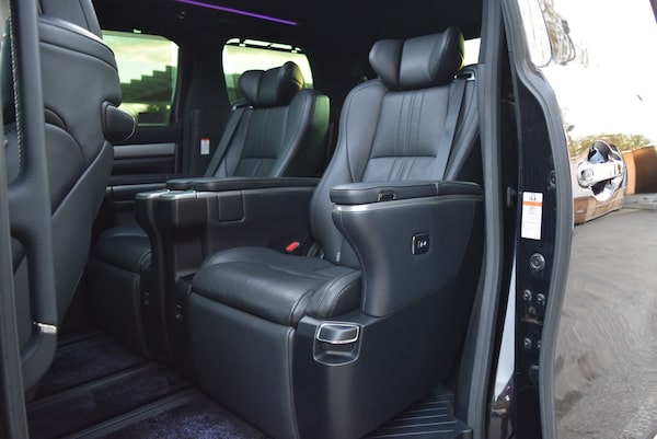 Used Toyota Vellfire for sale - 73206157: Photo 12