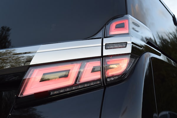 Used Toyota Vellfire for sale - 73206157: Photo 51