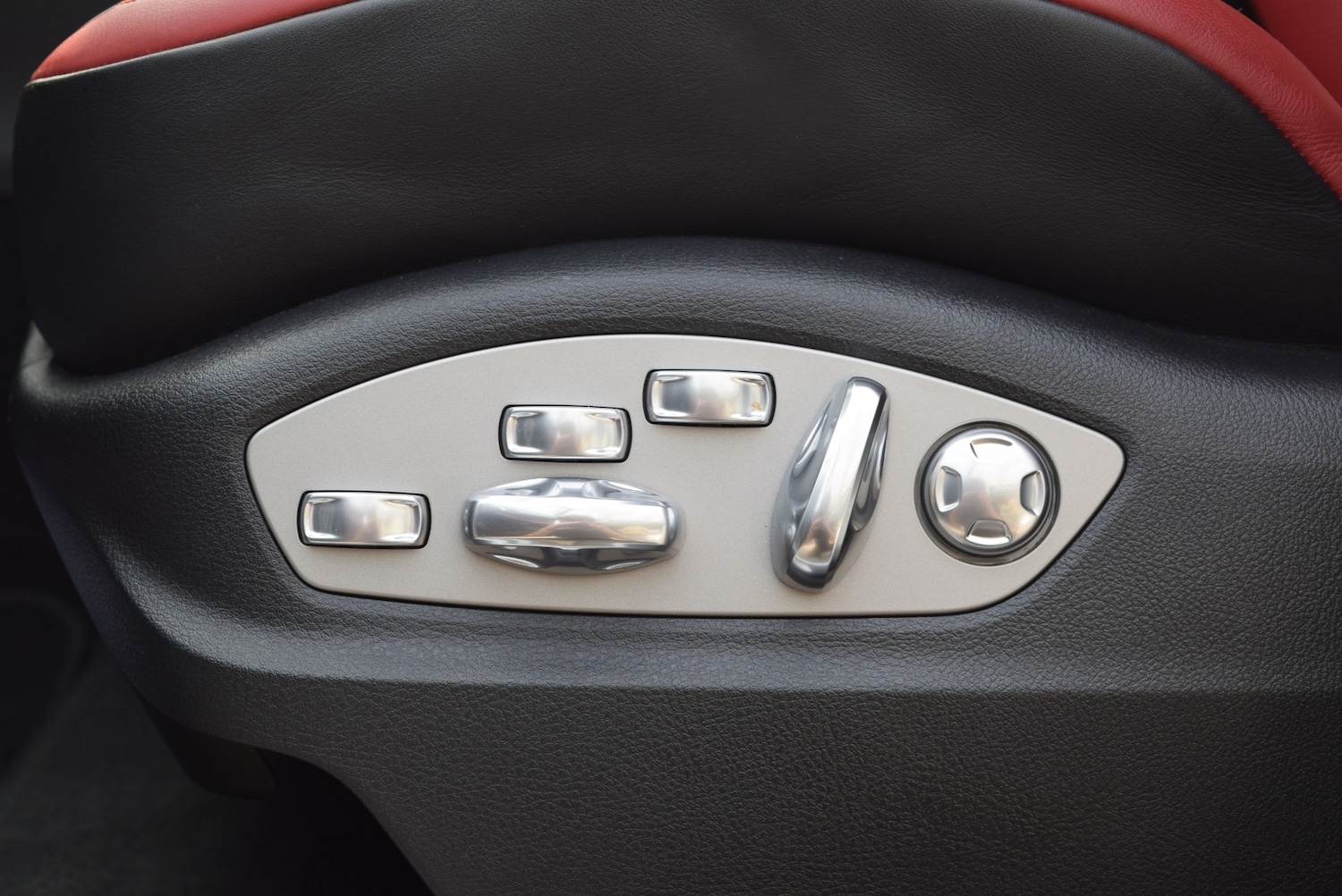 Used Porsche Macan 2026 for sale - 77991912: Photo 18