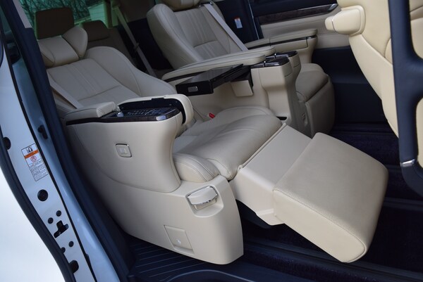 Used Toyota Alphard for sale - 73426230: Photo 19