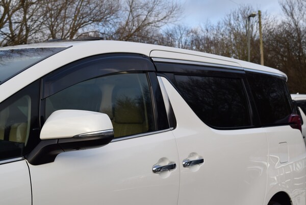 Used Toyota Alphard for sale - 73426230: Photo 28