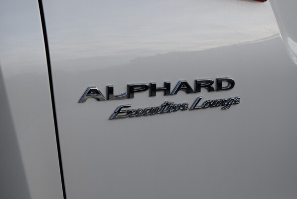 Used Toyota Alphard for sale - 73426230: Photo 36