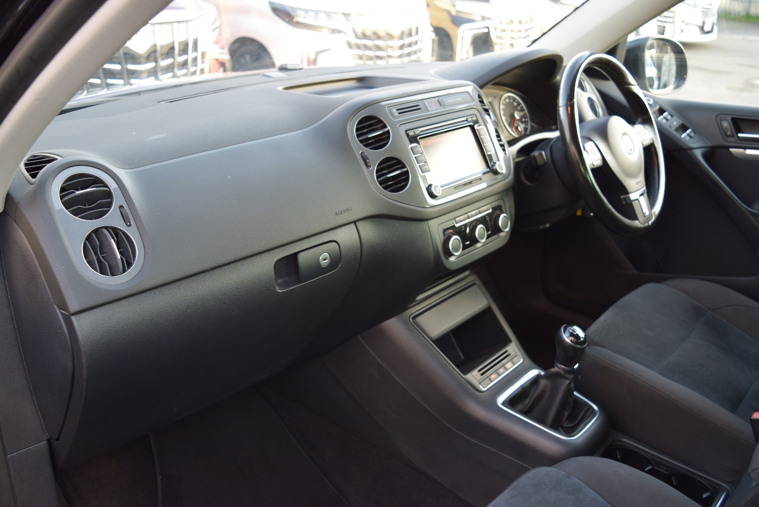 Used Volkswagen Tiguan 2012 for sale - 76786361: Photo 24