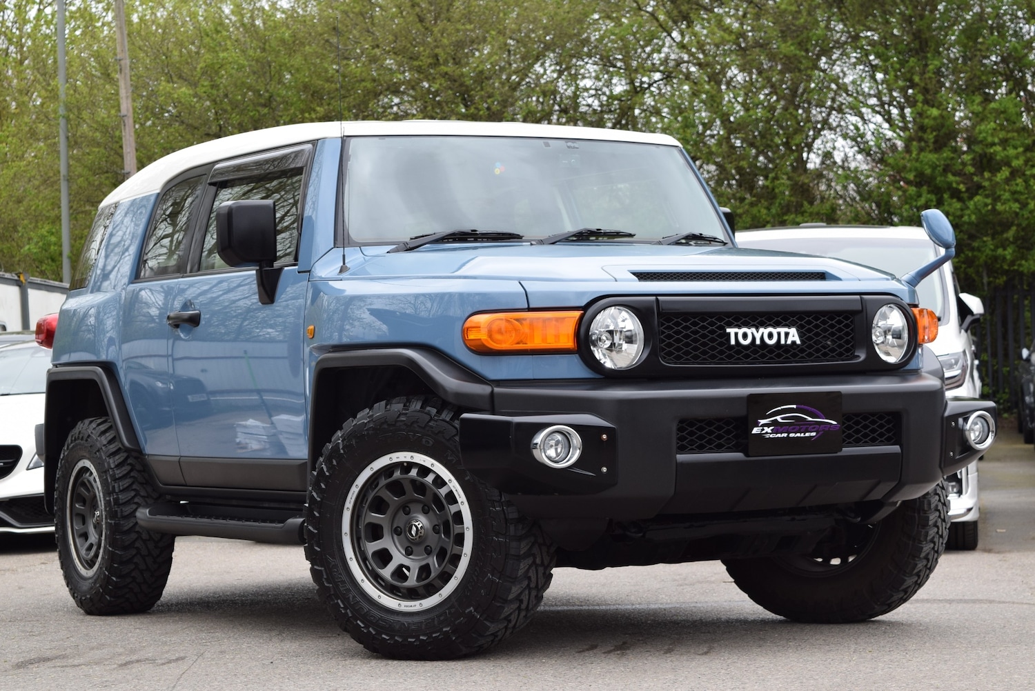 Used Toyota FJ Cruiser 2015 for sale - 78108058: Photo 2